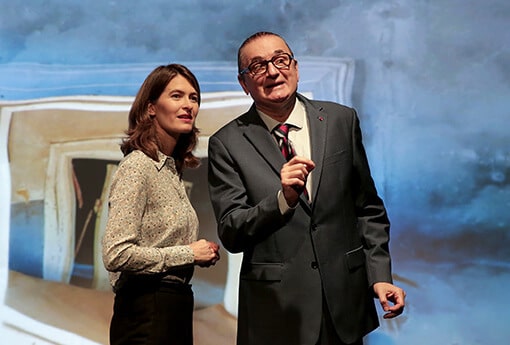 Laurence Cordier et Marc Chouppart dans "Chirac" de Dominique Gosset et Géraud Bénech au Théâtre de la Contrescarpe à Paris
