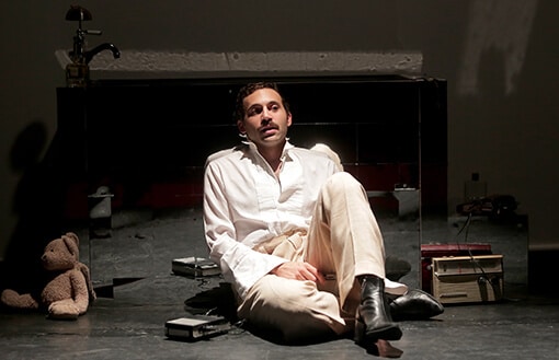 Gabriel Marc dans "Jacques de Bascher" au Théâtre de la Contrescarpe ©Fabienne Rappeneau