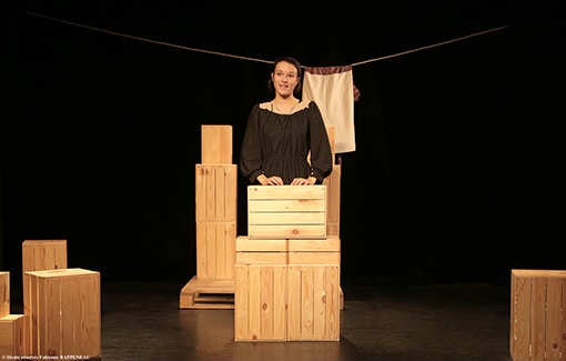 Laetitia Strus dans "Ce monde pourra-t-il changer un jour ?" de Lucas Andrieu au Théâtre de la Contrescarpe