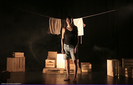 Laetitia Strus dans "Ce monde pourra-t-il changer un jour ?" de Lucas Andrieu au Théâtre de la Contrescarpe