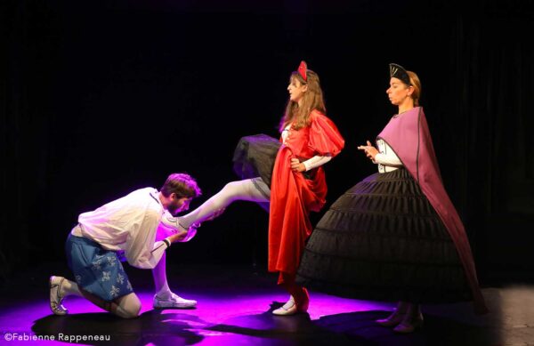scène de "L'incroyable épopée de François 1er" au Théâtre de la Contrescarpe - ©Fabienne Rappeneau
